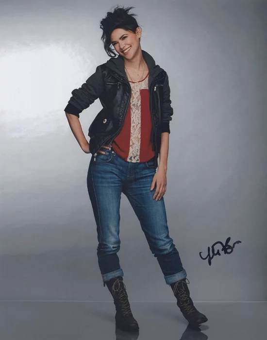 Lilan Bowden autograph