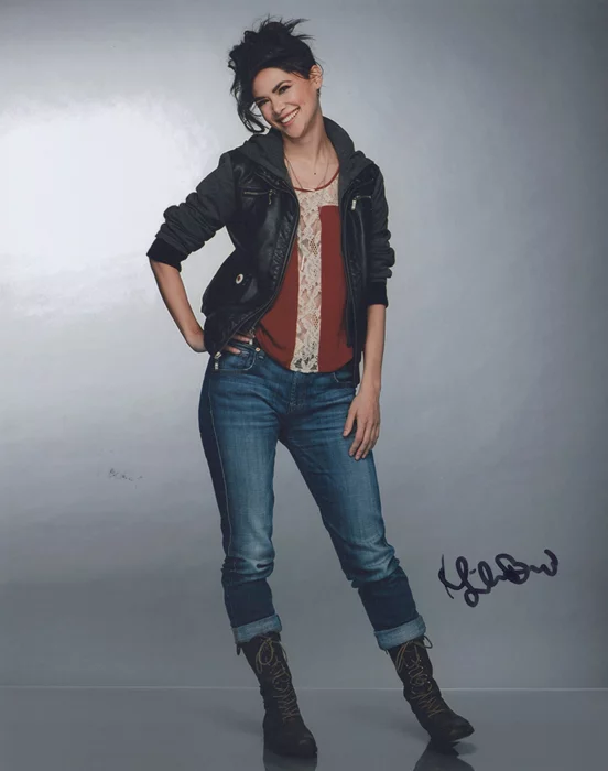 Lilan Bowden autograph