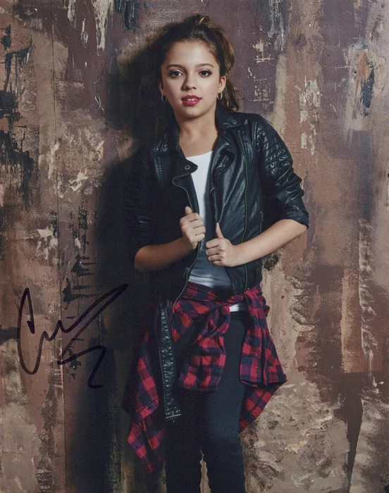 Cree Cicchino autograph