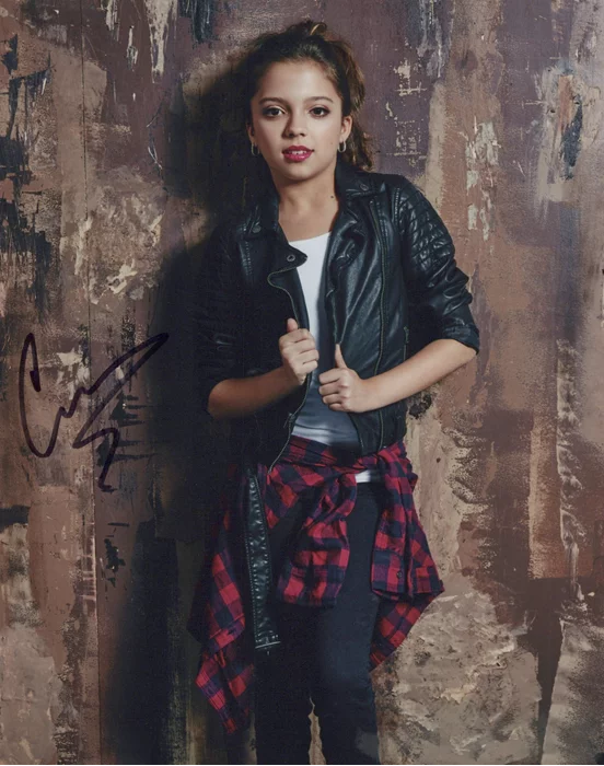 Cree Cicchino autograph