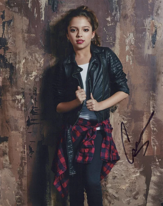 Cree Cicchino autograph