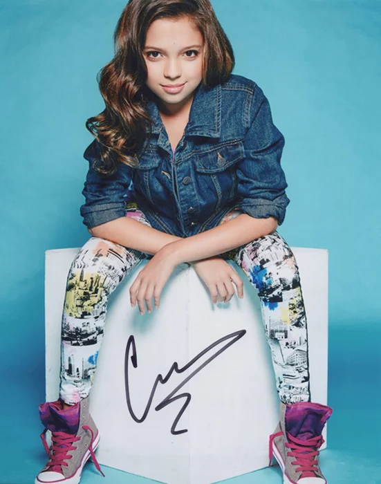 Cree Cicchino autograph