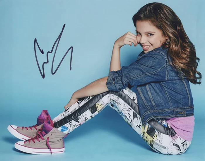 Cree Cicchino autograph