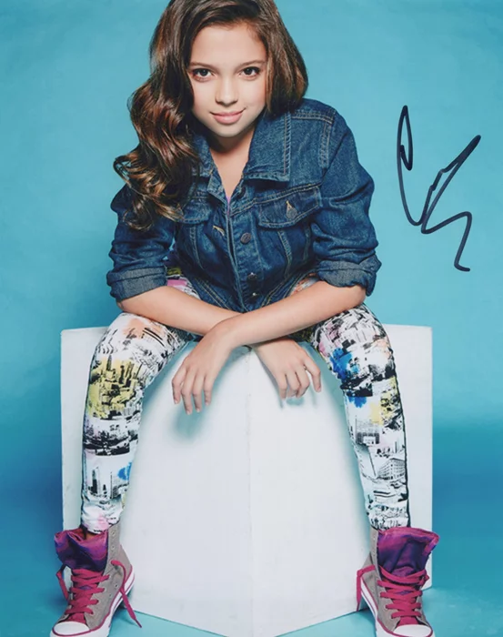 Cree Cicchino autograph
