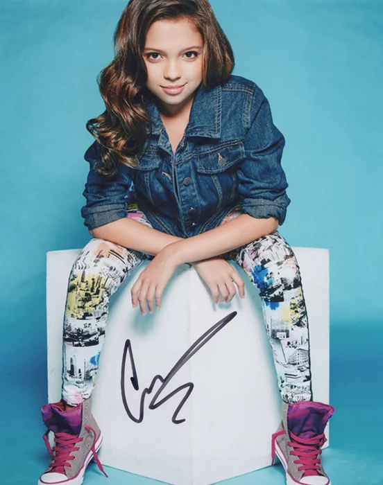 Cree Cicchino autograph