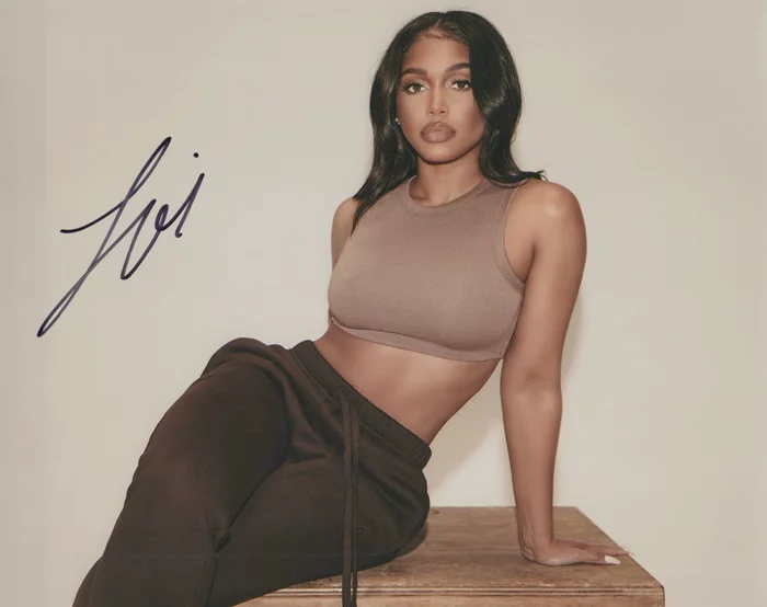 Lori Harvey autograph