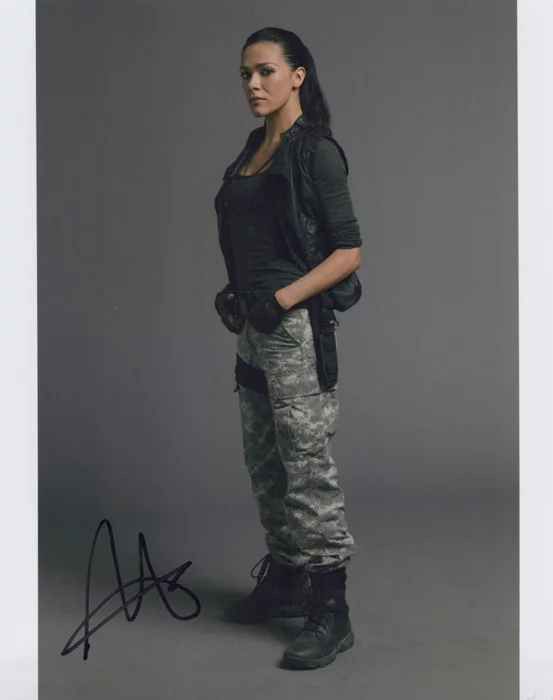 Simone Kessell autograph