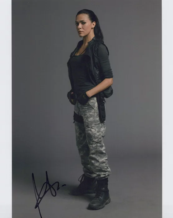 Simone Kessell autograph