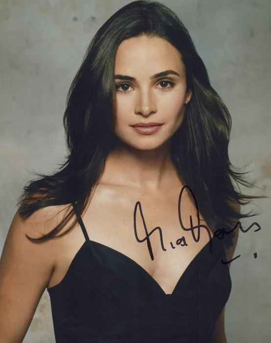 Mia Maestro autograph