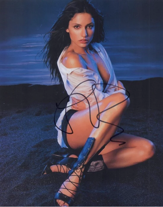 Leonor Varela autograph