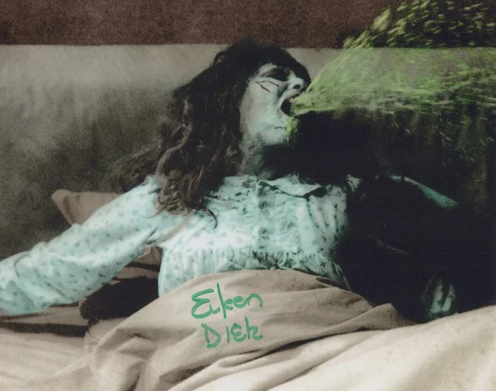 Eileen Dietz autograph