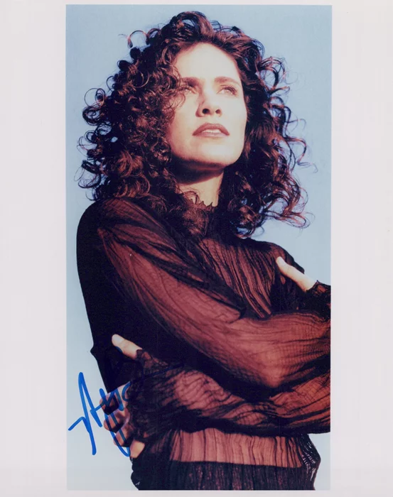 Amy Brenneman autograph
