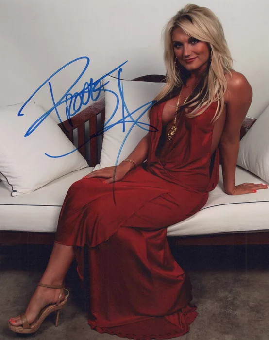 Brooke Hogan autograph