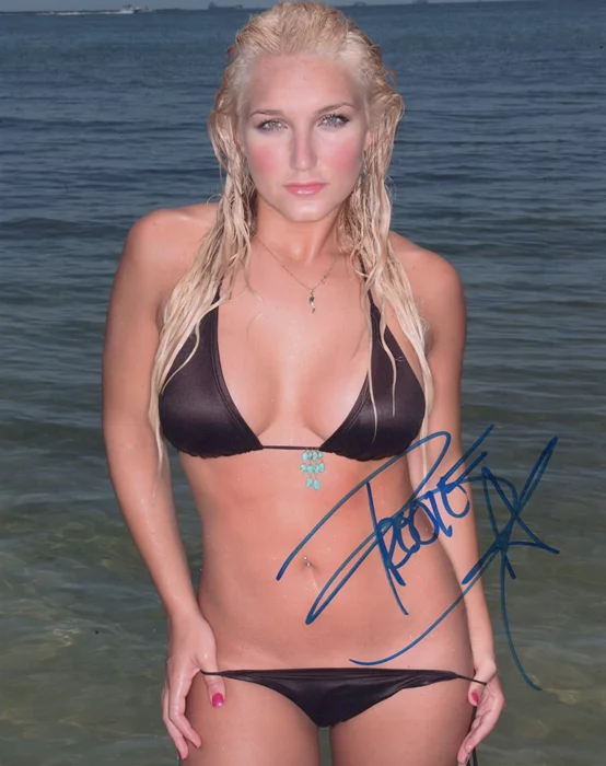 Brooke Hogan autograph