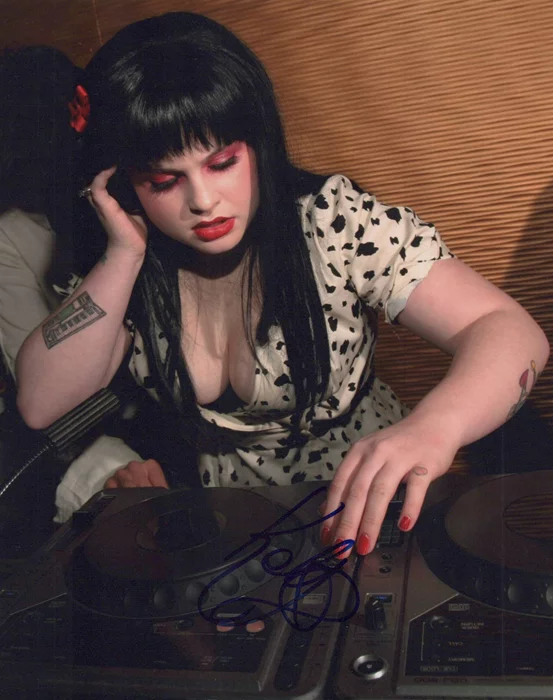 Kelly Osbourne autograph