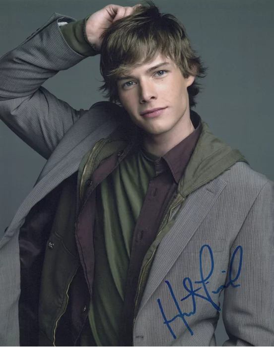 Hunter Parrish autograph