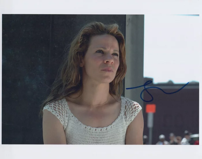 Lili Taylor autograph