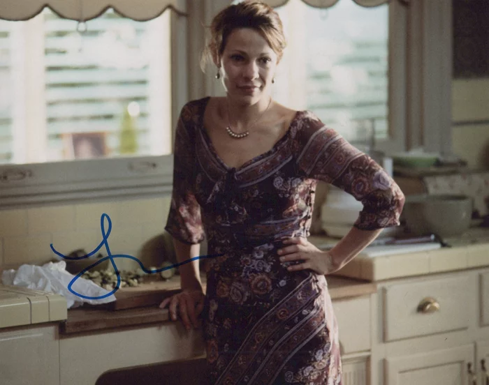 Lili Taylor autograph