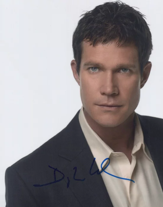 Dylan Walsh autograph