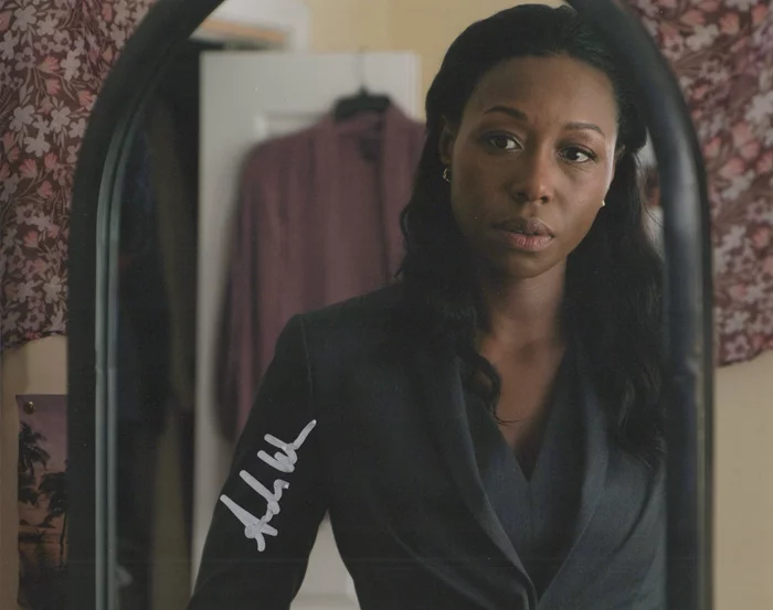 Amanda Warren autograph