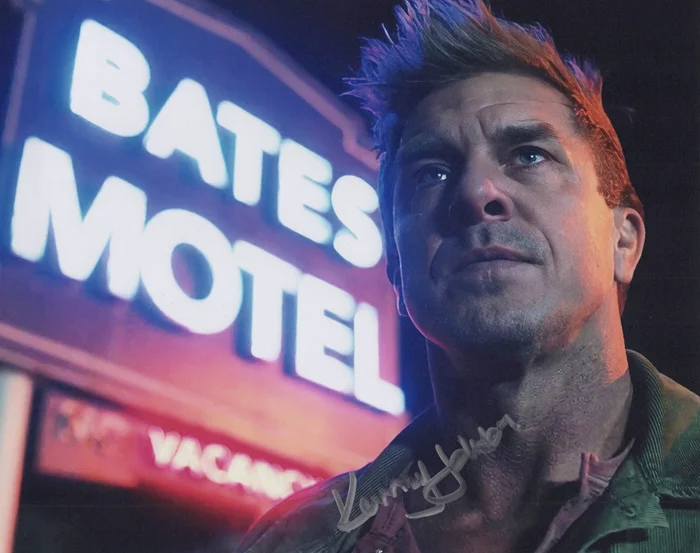 Kenneth Johnson autograph