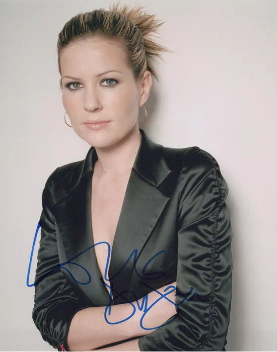 Dido autograph