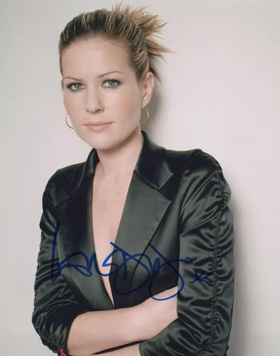 Dido autograph