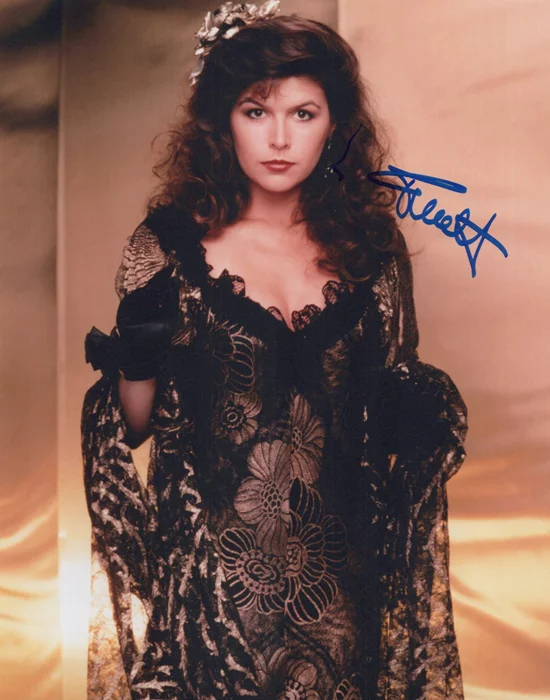 Finola Hughes autograph