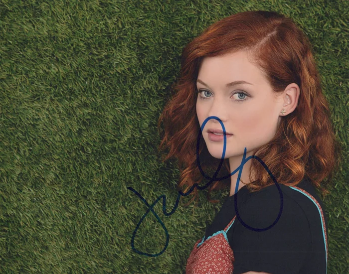 Jane Levy autograph