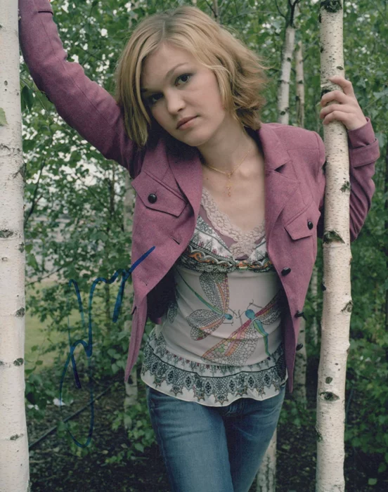 Julia Stiles autograph