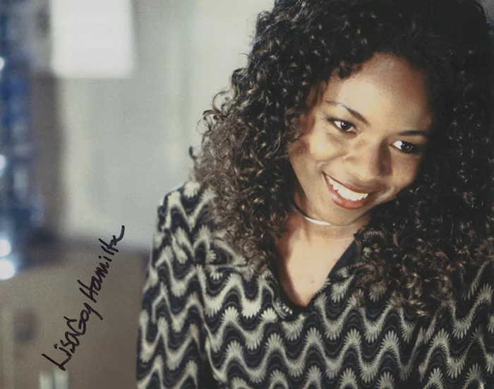 Lisa Gay Hamilton autograph