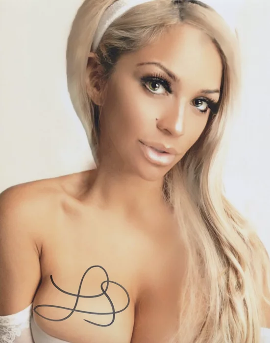 Lyddie Moringo autograph