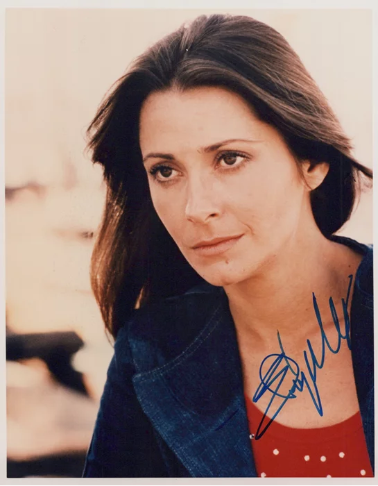 Elizabeth Ashley autograph