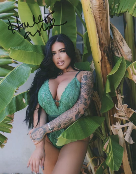 Hailey England autograph