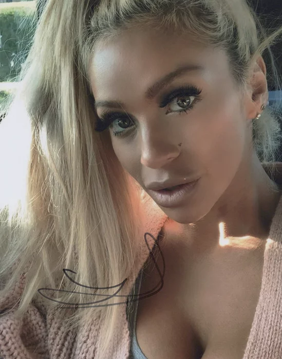 Lyddie Moringo autograph