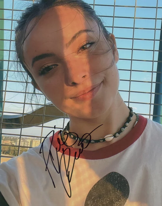 Paris Bravo autograph