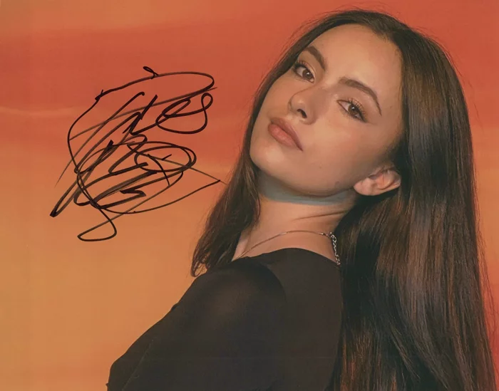 Paris Bravo autograph
