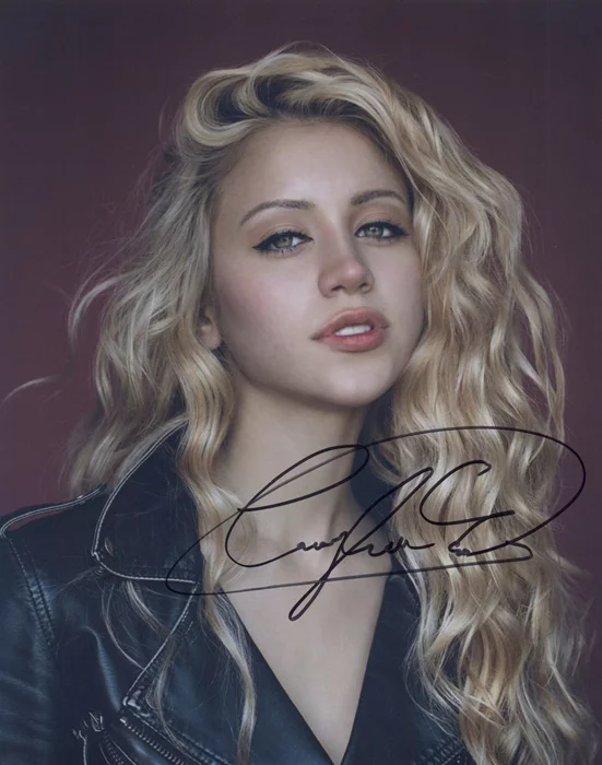 Caylee Cowan autograph