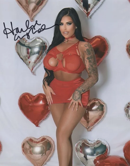 Hailey England autograph