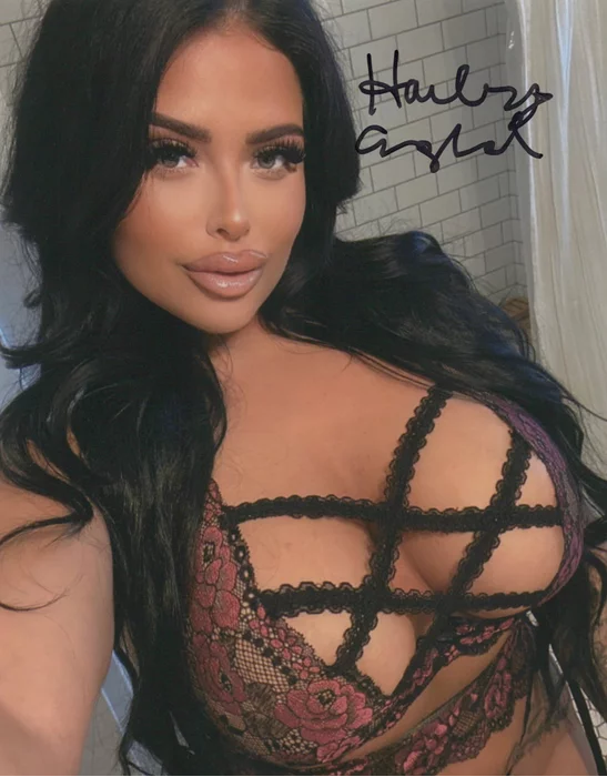 Hailey England autograph