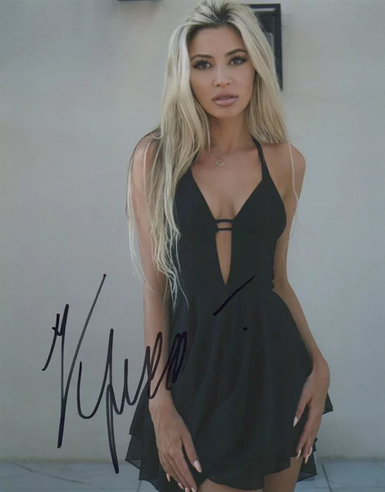 Kristina Fleury autograph