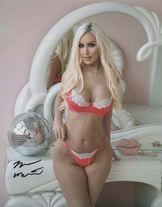 Tiffani Madison autograph