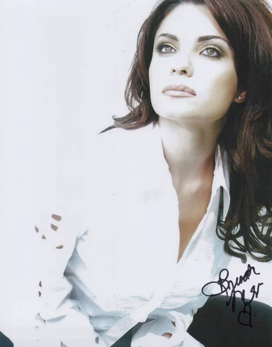 Brenda Mejia autograph