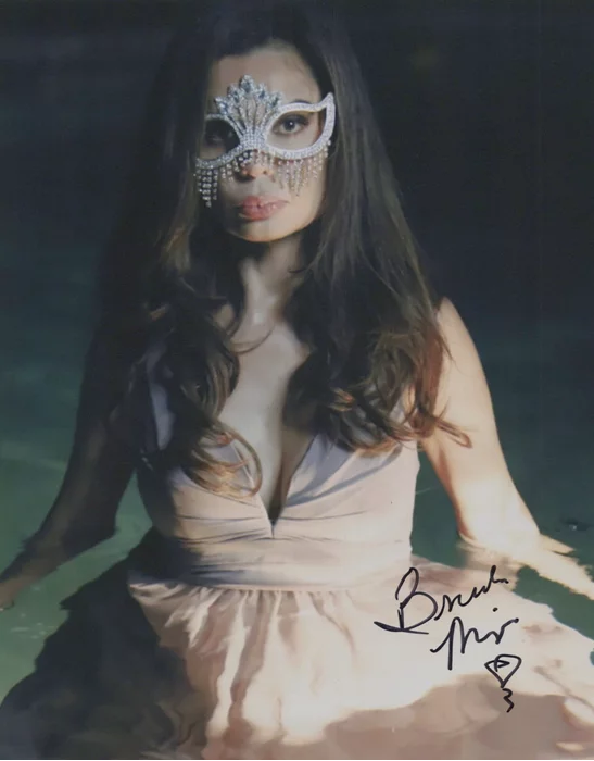 Brenda Mejia autograph