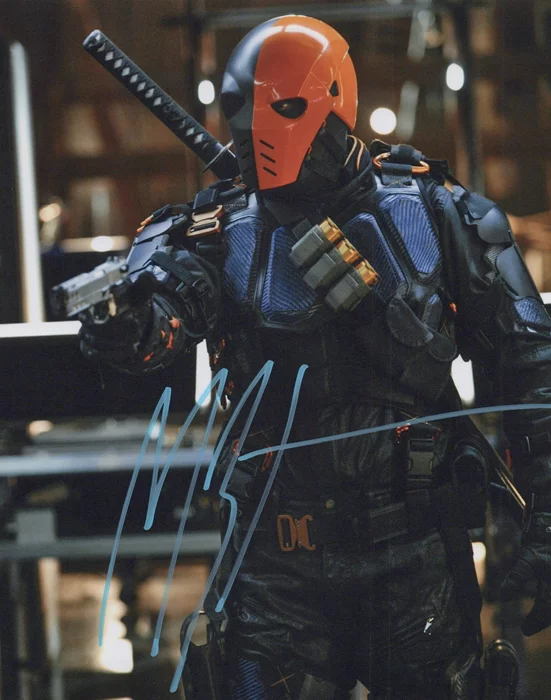 Manu Bennett autograph