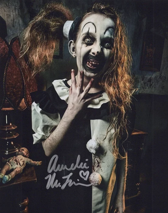 Amelie McLain autograph