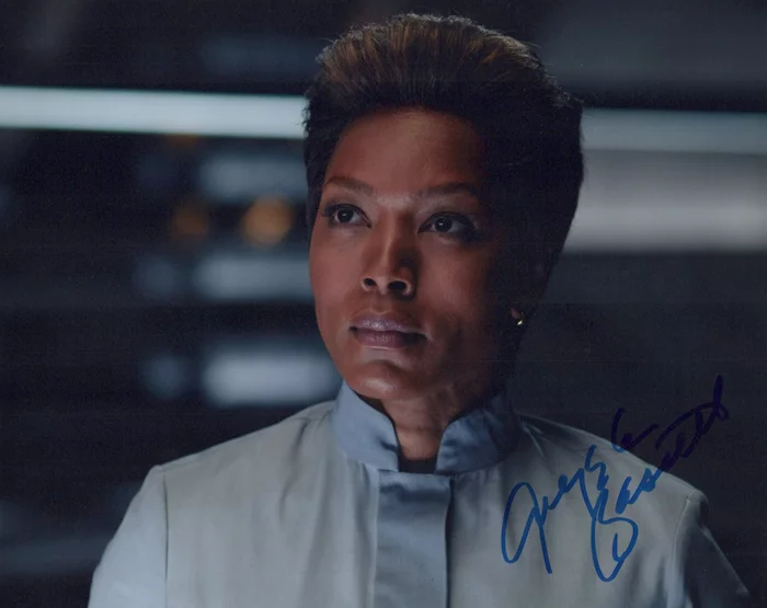 Angela Bassett autograph