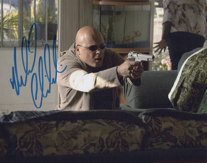 Michael Chiklis autograph