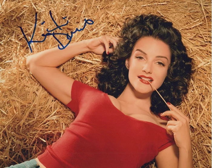 Kristin Davis autograph