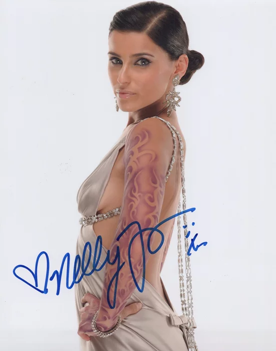Nelly Furtado autograph